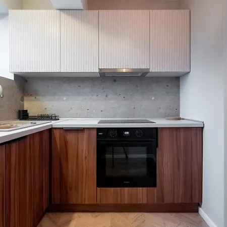 Ultracentral Near Old Town, Cismigiu And Victoriei - Cozy, Quiet And Modern Wt Sunny Balcony * Бухарест
