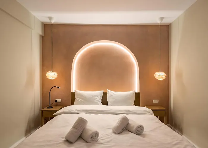 Ultracentral Near Old Town, Cismigiu And Victoriei - Cozy, Quiet And Modern Wt Sunny Balcony Апартаменты *