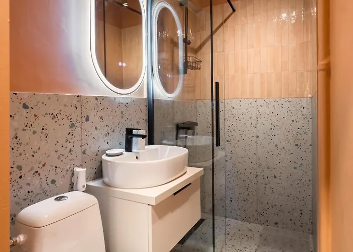 Апартаменты Ultracentral Near Old Town, Cismigiu And Victoriei - Cozy, Quiet And Modern Wt Sunny Balcony