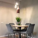 Ultracentral Near Old Town, Cismigiu And Victoriei - Cozy, Quiet And Modern Wt Sunny Balcony ブカレスト