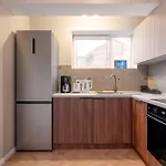 Ultracentral Near Old Town, Cismigiu And Victoriei - Cozy, Quiet And Modern Wt Sunny Balcony Apartman