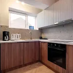 Apartman Ultracentral Near Old Town, Cismigiu And Victoriei - Cozy, Quiet And Modern Wt Sunny Balcony Bukarest