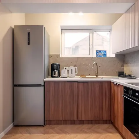 Ultracentral Near Old Town, Cismigiu And Victoriei - Cozy, Quiet And Modern Wt Sunny Balcony Apartment