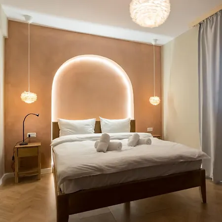 Ultracentral Near Old Town, Cismigiu And Victoriei - Cozy, Quiet And Modern Wt Sunny Balcony Apartment *