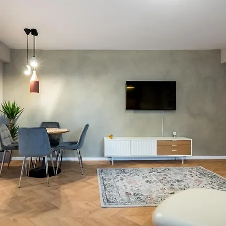 Apartment Ultracentral Near Old Town, Cismigiu And Victoriei - Cozy, Quiet And Modern Wt Sunny Balcony *