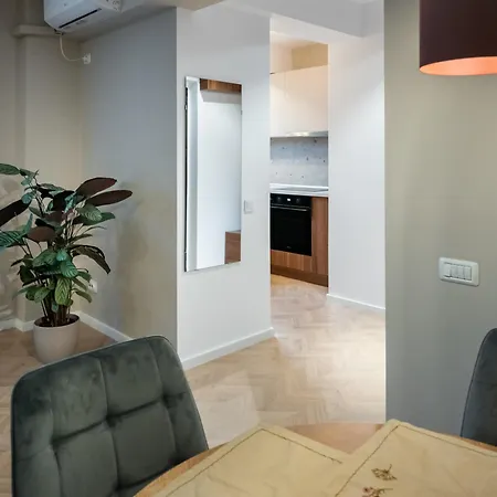 Ultracentral Near Old Town, Cismigiu And Victoriei - Cozy, Quiet And Modern Wt Sunny Balcony Apartment Bukarest