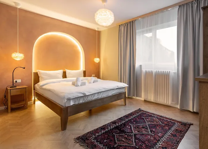 Ultracentral Near Old Town, Cismigiu And Victoriei - Cozy, Quiet And Modern Wt Sunny Balcony Apartman