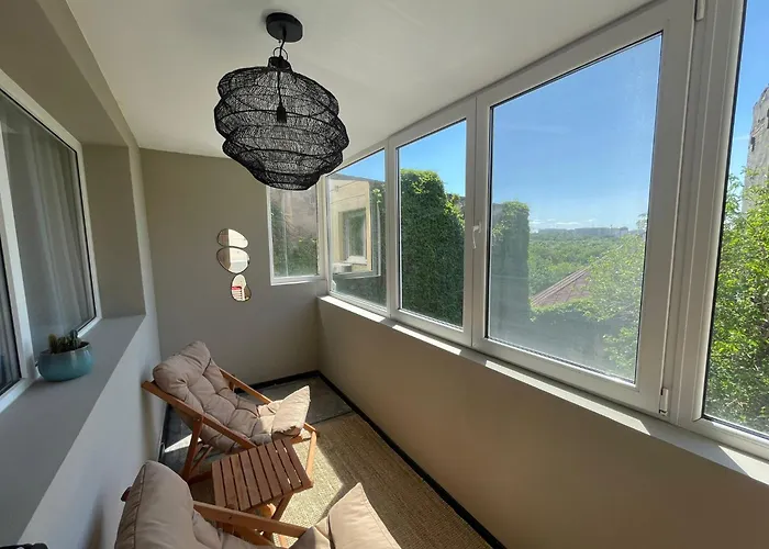 Ultracentral Near Old Town, Cismigiu And Victoriei - Cozy, Quiet And Modern Wt Sunny Balcony Bukurešť