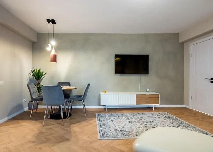 شقة Ultracentral Near Old Town, Cismigiu And Victoriei - Cozy, Quiet And Modern Wt Sunny Balcony *